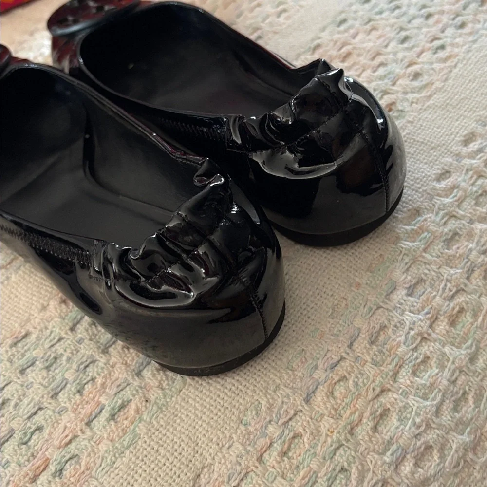 Tory Burch glossy black patent Reva ballet flats sz 8.5 w/box - Picture 3 of 8